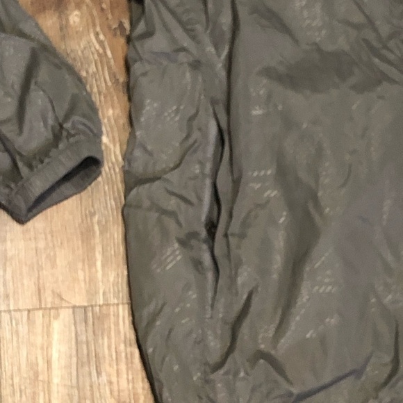 The North Face Windbreaker Men's Medium Nylon Gray Silver Full Zip Jacket - Picture 4 of 7